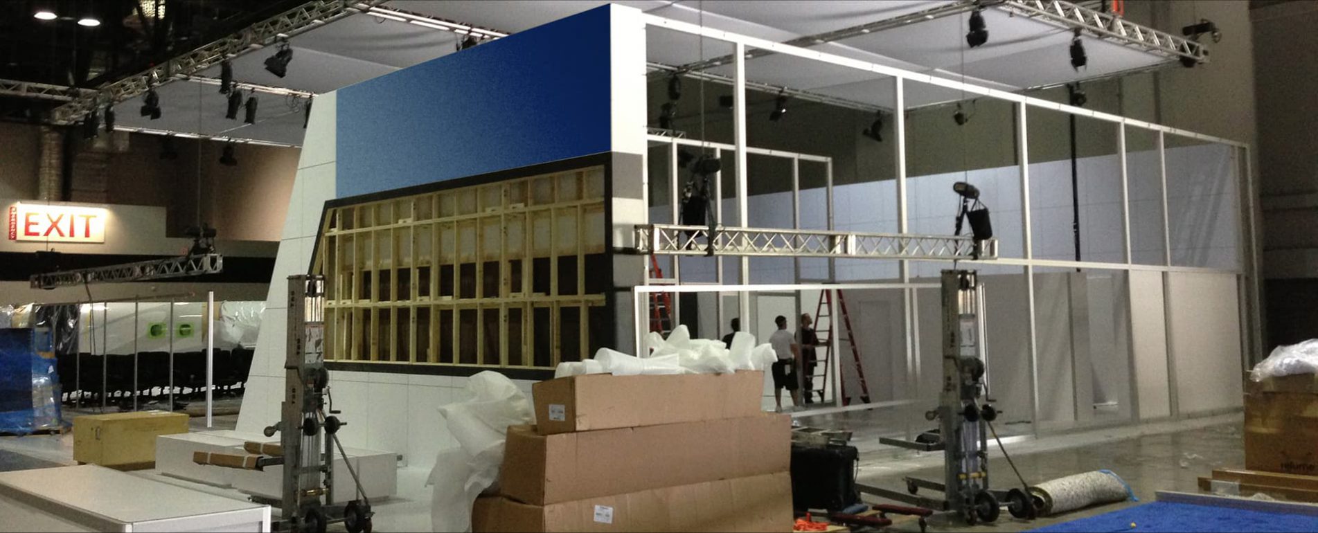 group esi installation montage stand salons expositions
